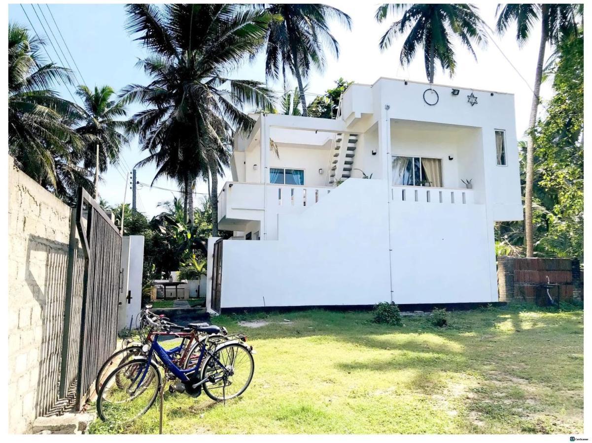 Ayona Beach Villa Katuneriya Ngoại thất bức ảnh