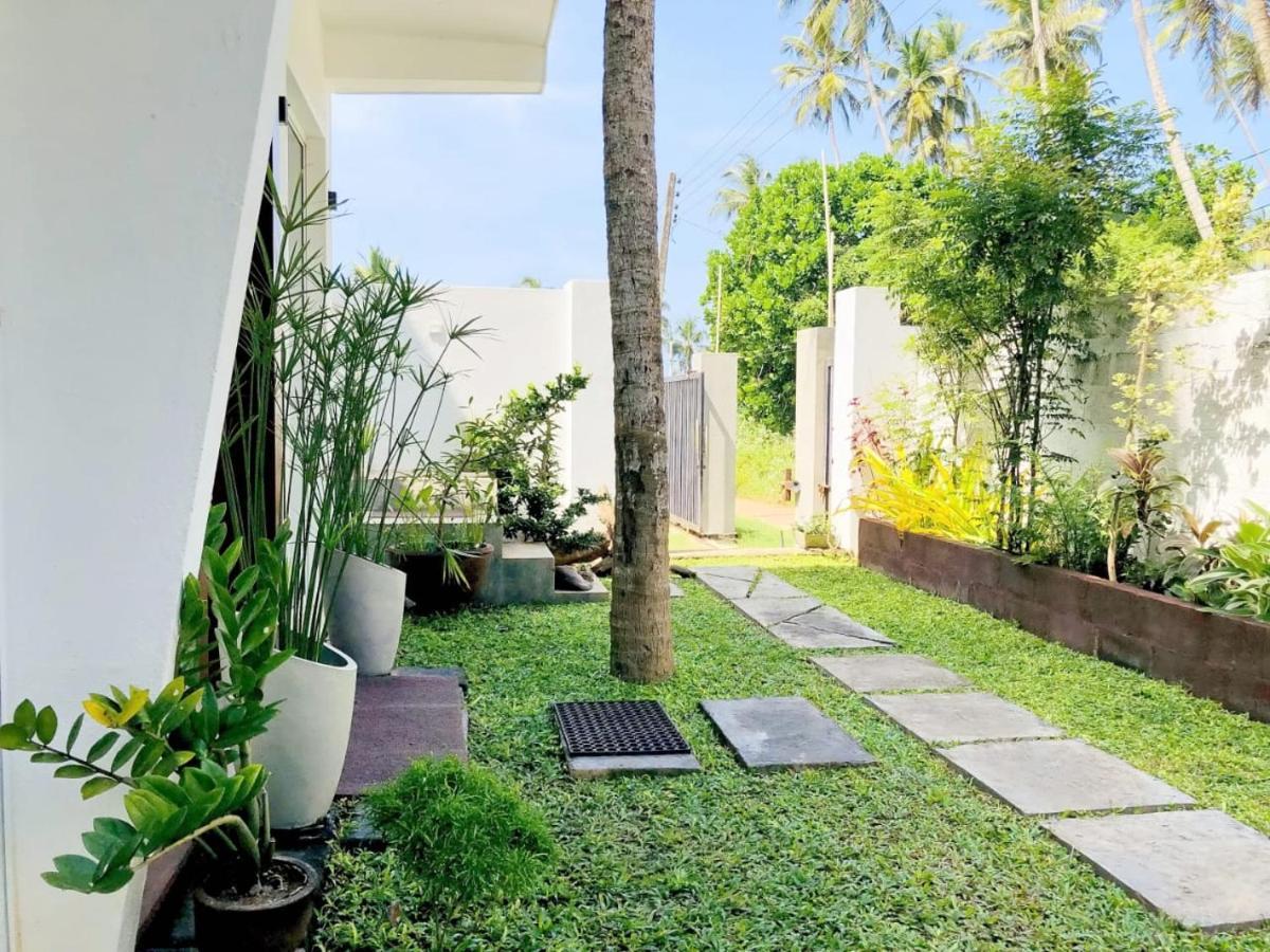 Ayona Beach Villa Katuneriya Ngoại thất bức ảnh